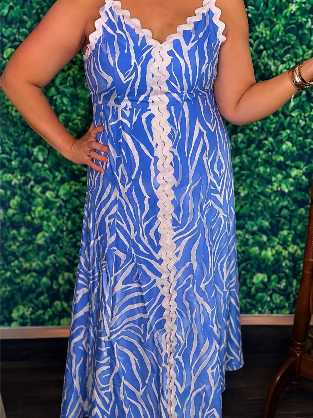 Entro Blue and White Printed V-Neck Maxi Dress